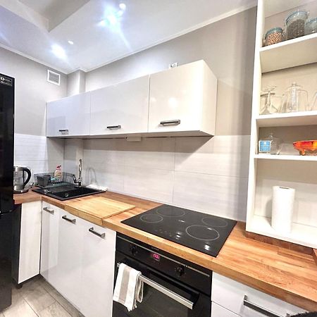 Bhakti Apartament ทอรูน ภายนอก รูปภาพ